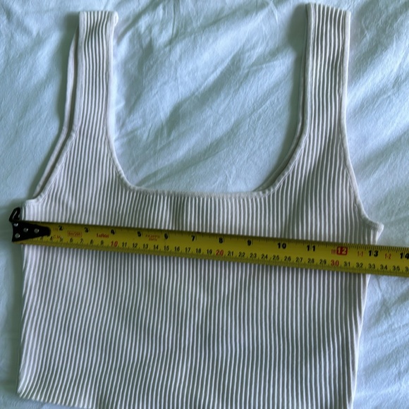 Women’s Glassons (Aritzia) Tank Top. Size SML Cream Colour. Like New Condition - Picture 6 of 10